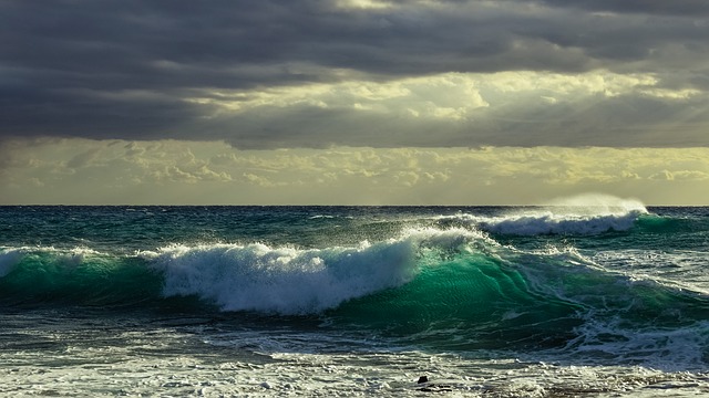 Wave Spectacular Smashing Sky elements rearrange